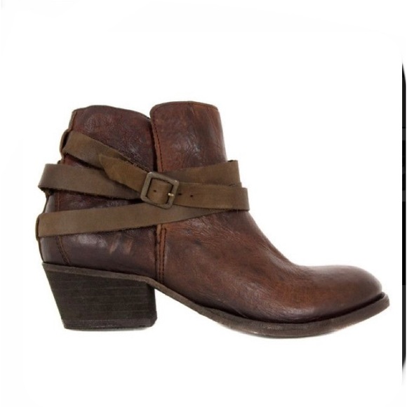 🔥1/2 of Summer Sale!🔥 H by HUDSON Horrigan Belted Ankle Boot - Picture 14 of 14